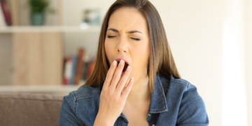 Dlaczego ziewamy? Tajemnice ludzkiego ciała